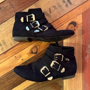 Breckelle’s Astro 3 Buckle Ankle Boots size 9 Faux Suede Gold Buckles GUC